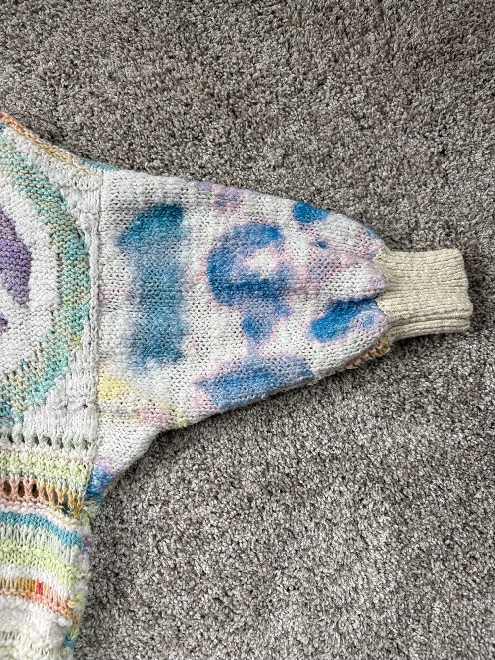 🤩 rare! 🤩 free People Crochet-Style Pastel Hooded Sweater with Peace Motif - Picture 7 of 15